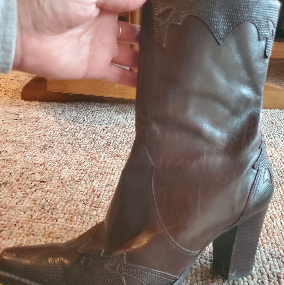 Antonio Melani Leather Scalloped Boots - Picture 4 of 4